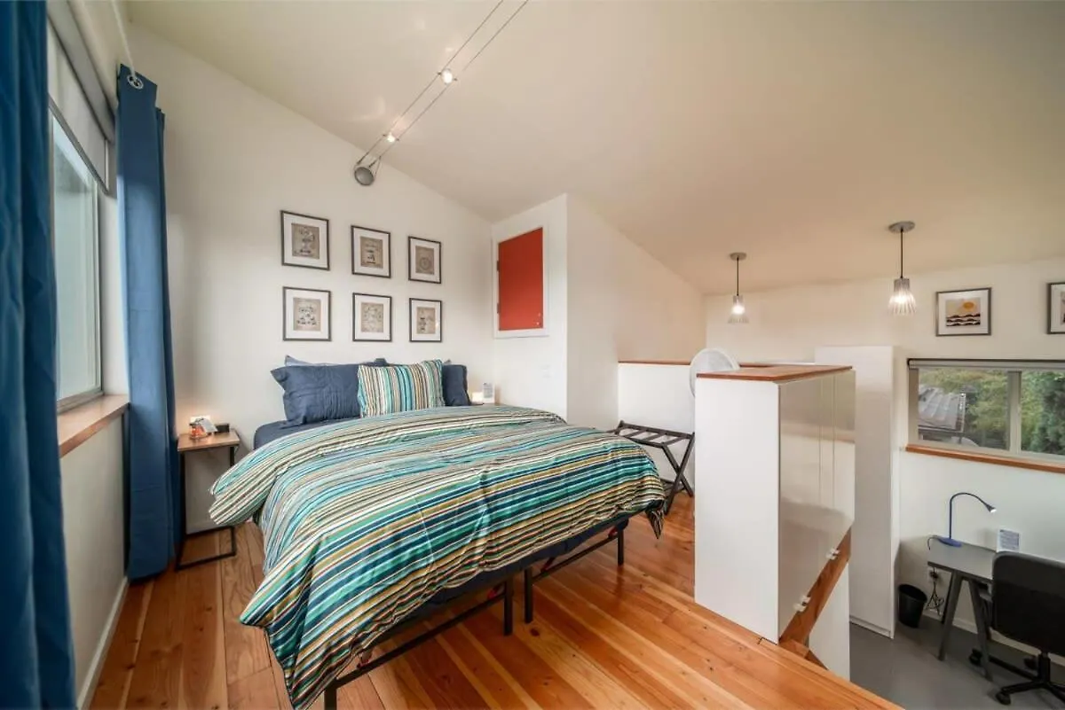 #Stayinmydistrict Buckman Bright Spacious Townhome Portland USA