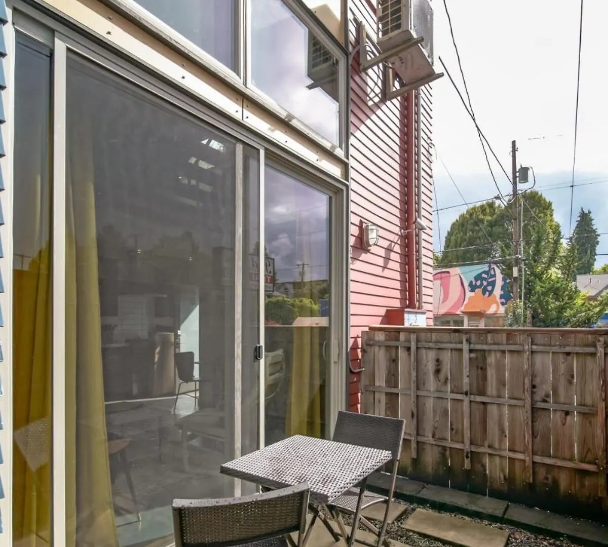 #Stayinmydistrict Buckman Bright Spacious Townhome Portland USA